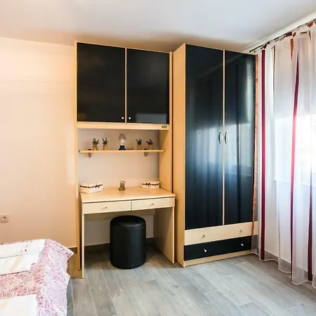 Apartament Dora *