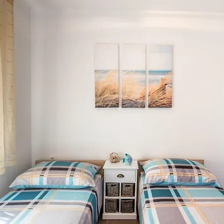 Dora Apartamento Vantacici