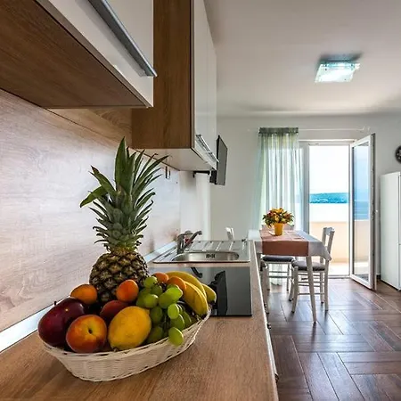 Dora Apartment Vantacici