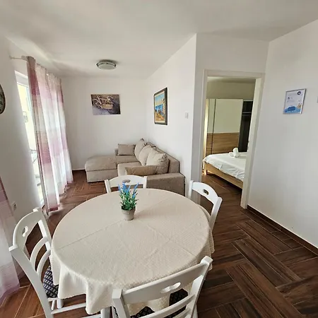Apartment Dora Vantacici