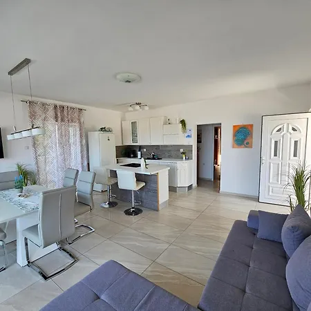 Apartment Dora Vantacici