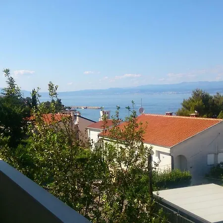 Dora Apartment Vantacici