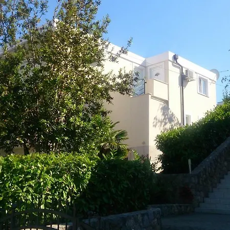 Dora Apartment